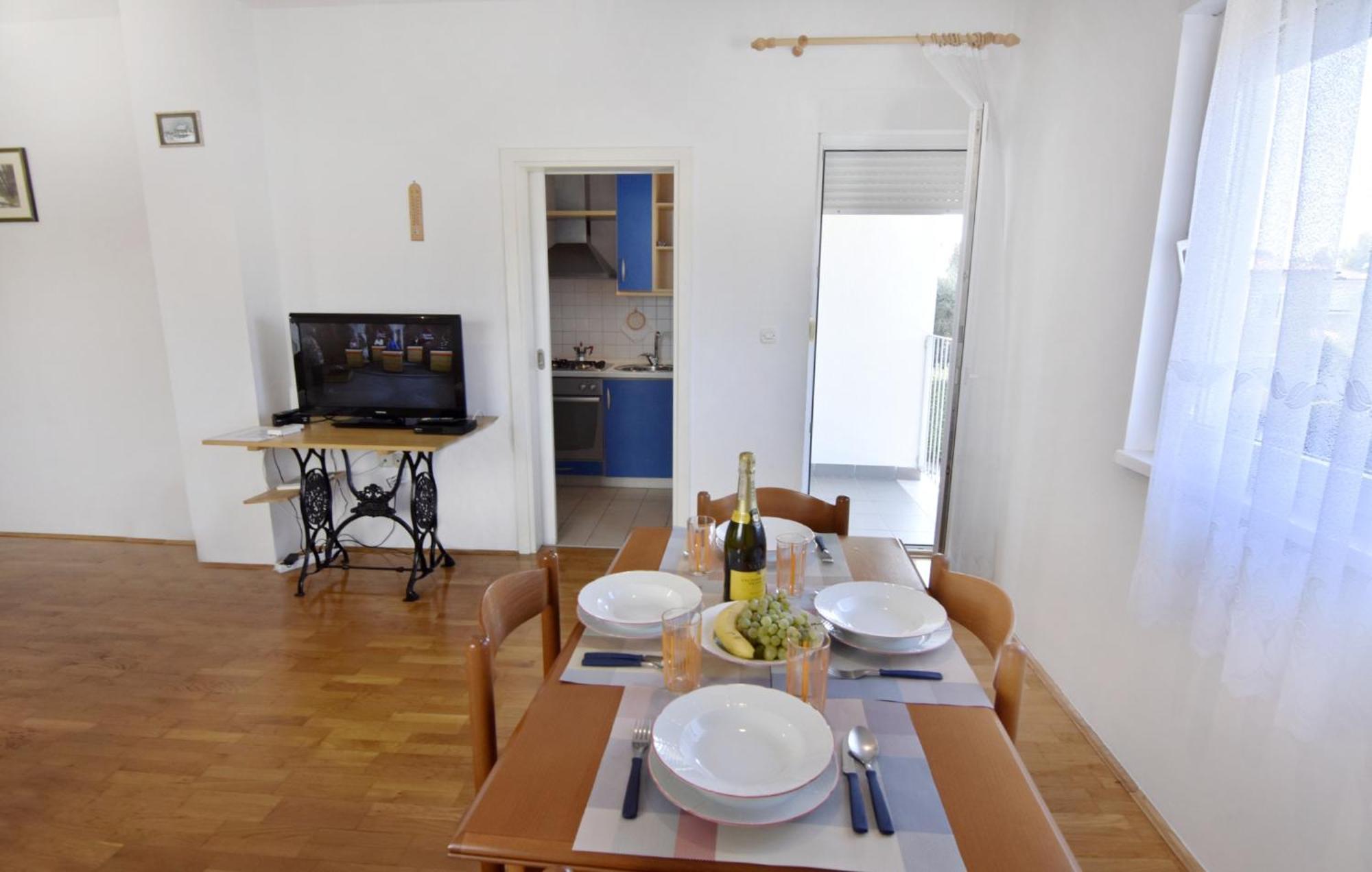 With Wifi - 22353 Apartment
