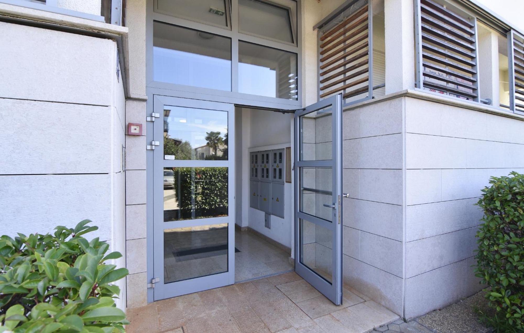 Apartment With Wifi - 22353